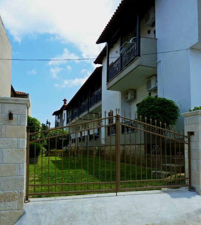 אפיטוס Yannis Apartments מראה חיצוני תמונה