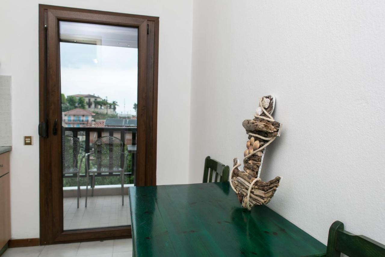 אפיטוס Yannis Apartments מראה חיצוני תמונה