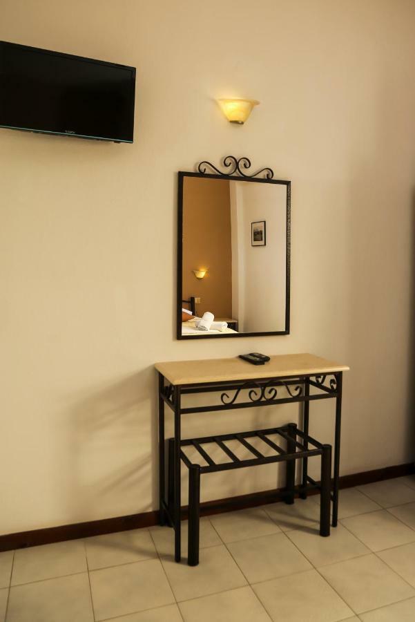 אפיטוס Yannis Apartments מראה חיצוני תמונה